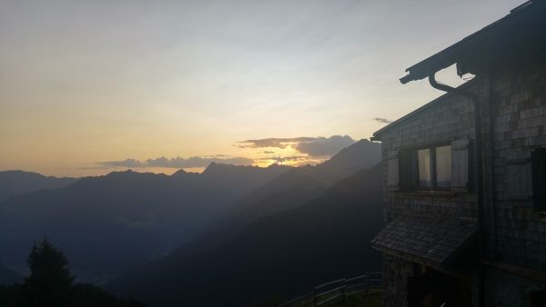 Gamshütte Sonnenaufgang Zillertal Alpen Berliner Höhenweg
